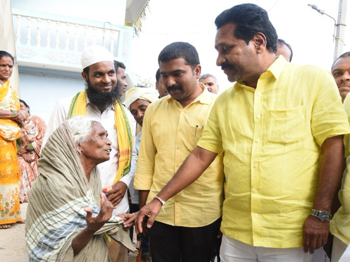 Minister Amaranatha Reddy assures houses for all eligible poor in V Kota