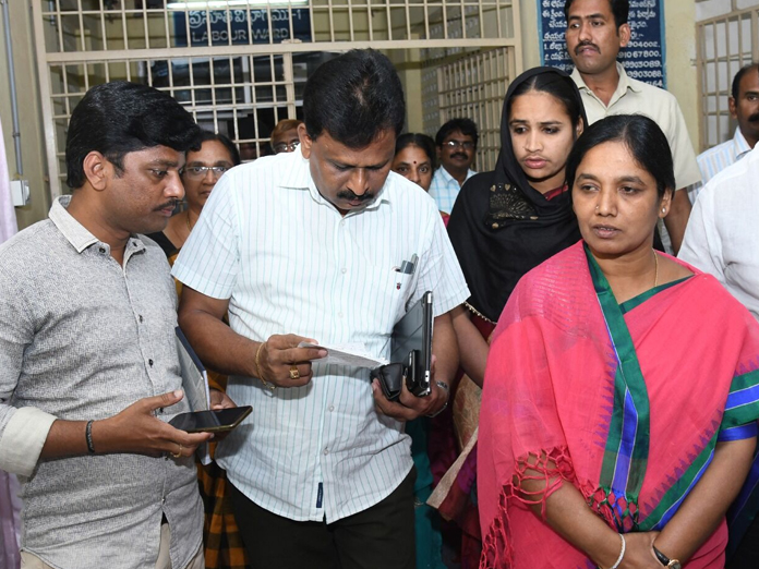 Minister Paritala Sunita consoles rape victim in Guntur