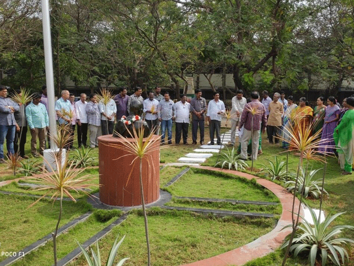 Municipal staff takes oath on voters day