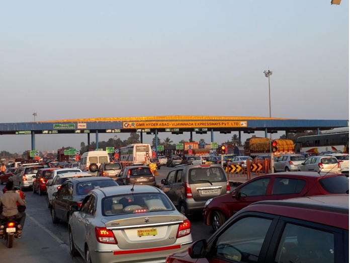 Traffic snarls at toll plazas ahead of Sankranti