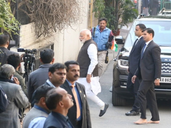 PM Modi visits George Fernandes family