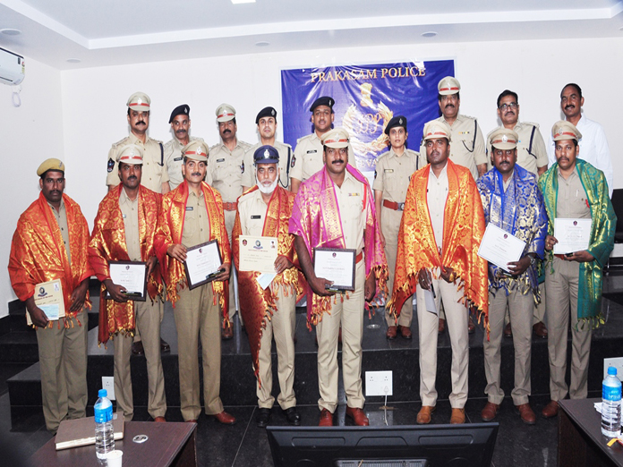 Prakasam SP presents Smart  Cop, Best Police awards