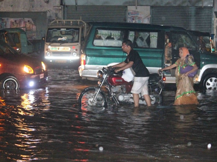 Unseasonal rain inundate roads in Hyderabad