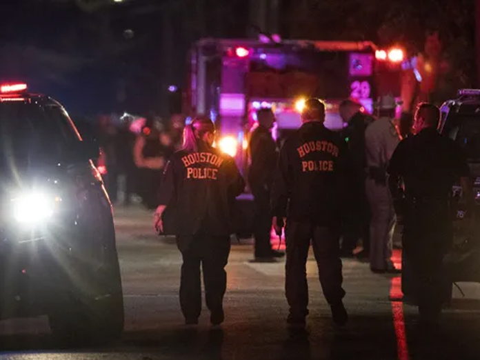 Shooting in Houston injures five police officers, two suspects dead