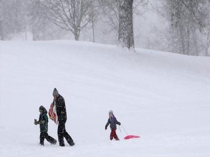 Polar vortex: Snow wallops US Midwest as it braces for extreme cold
