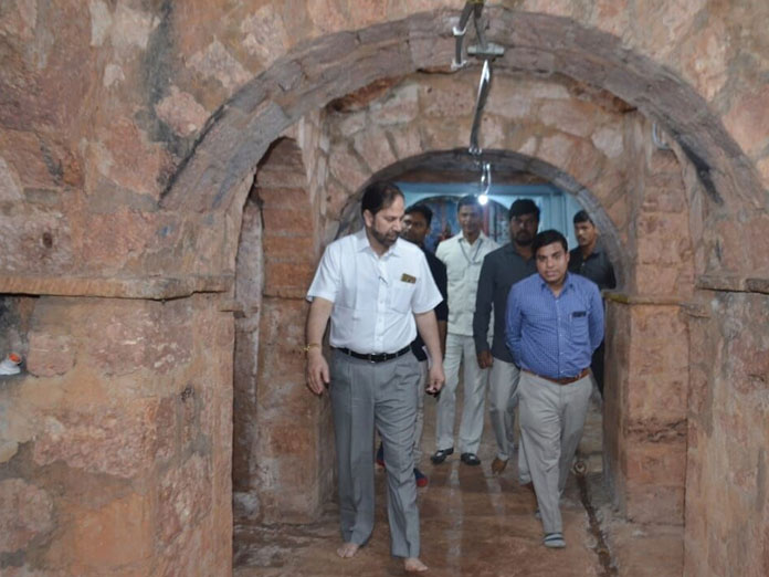 Collector visits temple