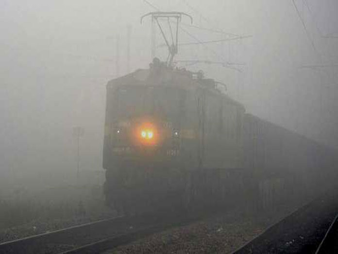 Minimum temp in Delhi 4.2 deg C, fog delays 11 trains
