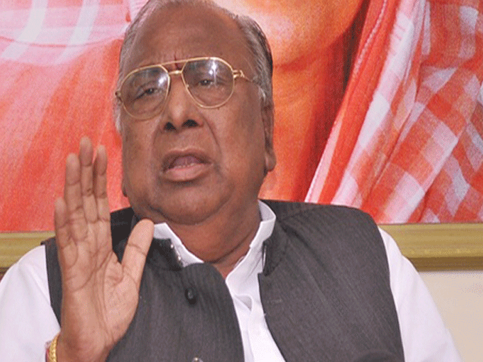 V.Hanumantha Rao demands NIA inquiry on possibility of EVMs tampering