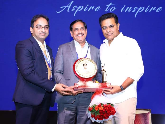 HMRL MD NVS Reddy bags Best CEO Award