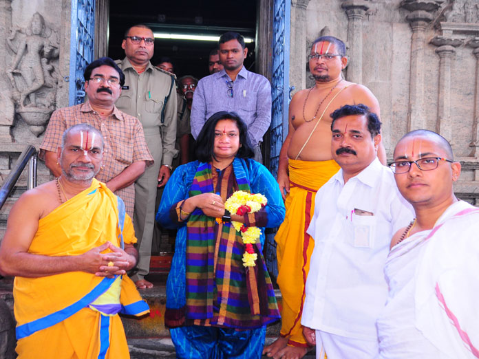 AP Chief Conservator of Forests visits Bhadrachalam temple