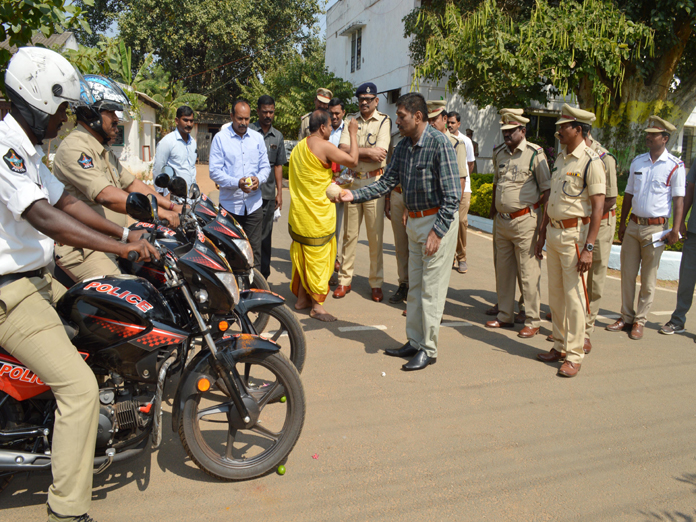 2 wheelers for 44 cops