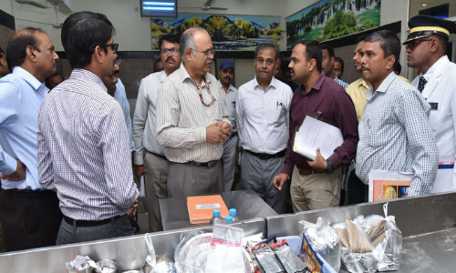 SCR GM visits major railway stations in city