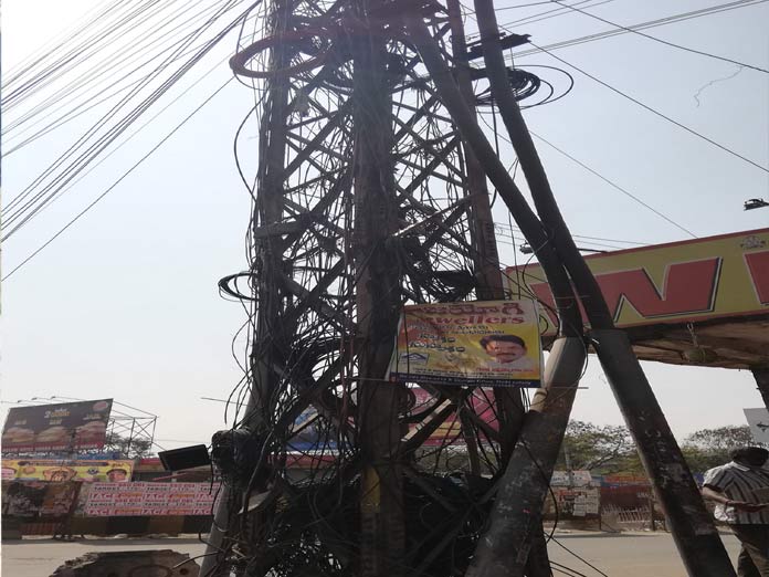 Maze of cables at LB Nagar main road