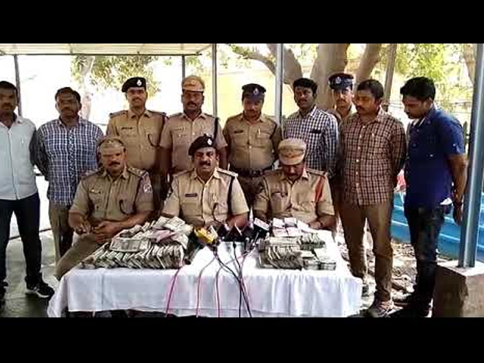 Rs 63 lakh seized at Vijayawada railway station