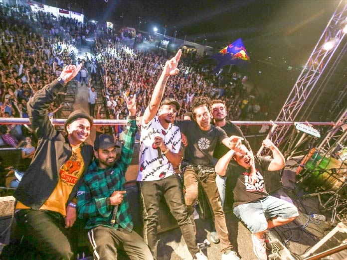 Divine and DJ KAN–i Enthral thousands at IIT Hyderabad