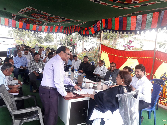 ADC chief D Lakshmi Parthasaradhi reviews Karakatta works in Guntur district
