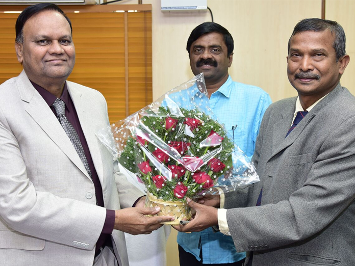 In-charge V-C PRASAD Rao assumes charge