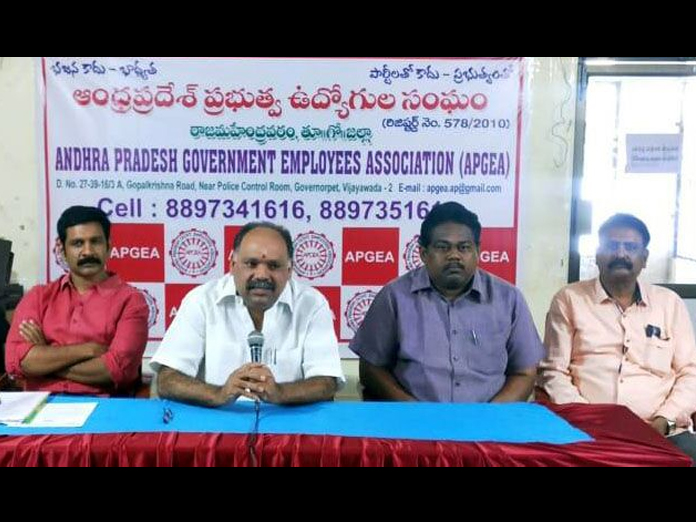 Govt flayed for treating govt staff as TDP cadre