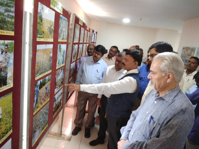 Central team inspects exhibition on Phethai damages