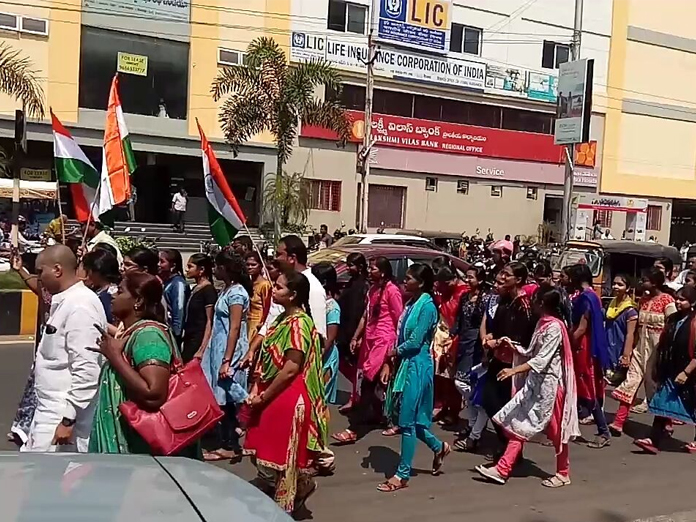 Mahila Morcha takes out rally against terror in Vijayawada