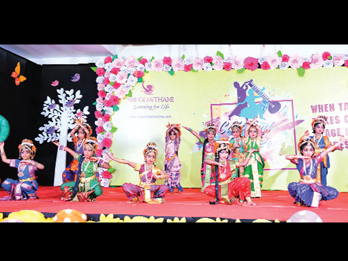 Dances by students enthral audience in Rajamahendravaram
