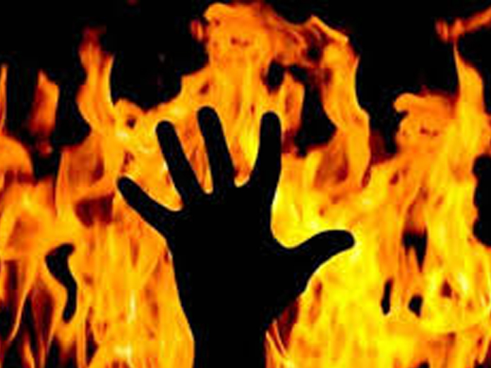 Man sets himself ablaze after tiff with girlfriend