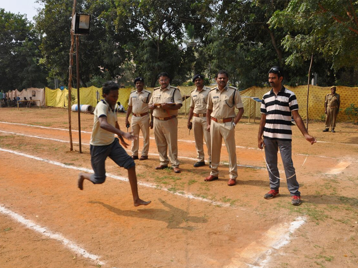 Constable recruitment physical test begins in Eluru