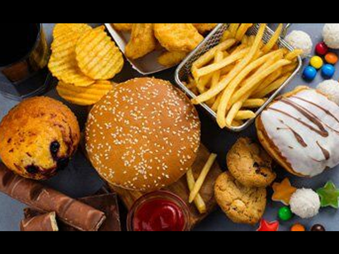 Eating junk food can raise risk of bipolar disorder, depression