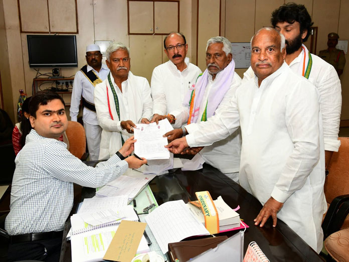 Jeevan Reddy files nomination for Graduates MLC seat