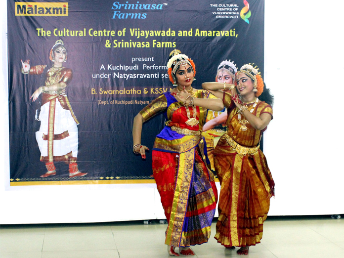 Kuchipudi dance recital impresses audience in Vijayawada
