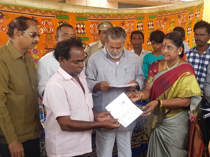 MLA P Anantalakshmi distributes oil subsidy cheques