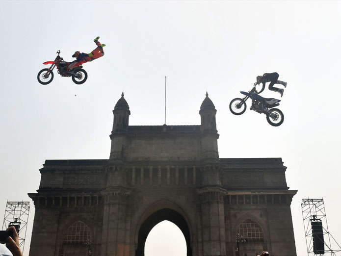 Bikers leave Mumbaikars speechless