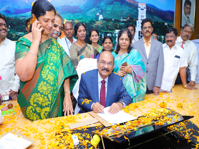 New Sri Venkateswara University V-C takes charge