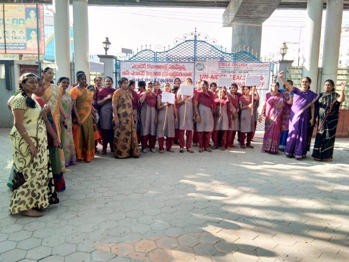 Unaided teaching staff stage protest in Vijayawada