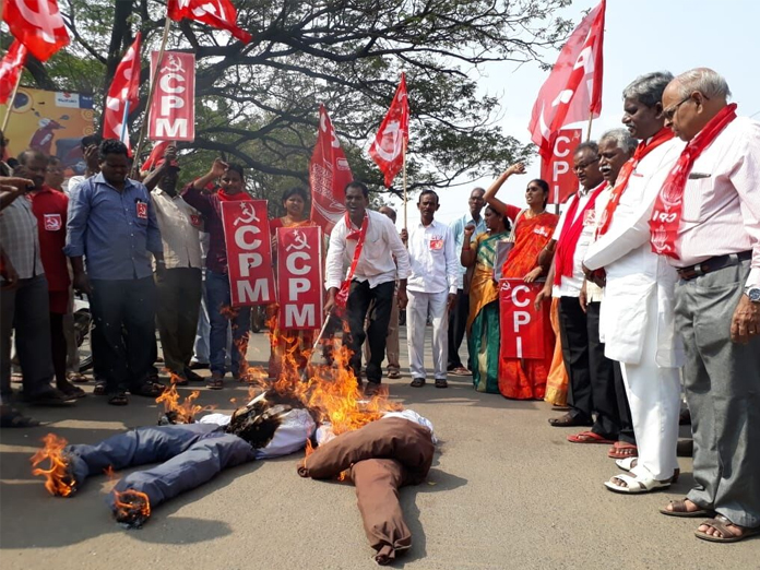 Leftist parties burn Modi, Naidu effigies