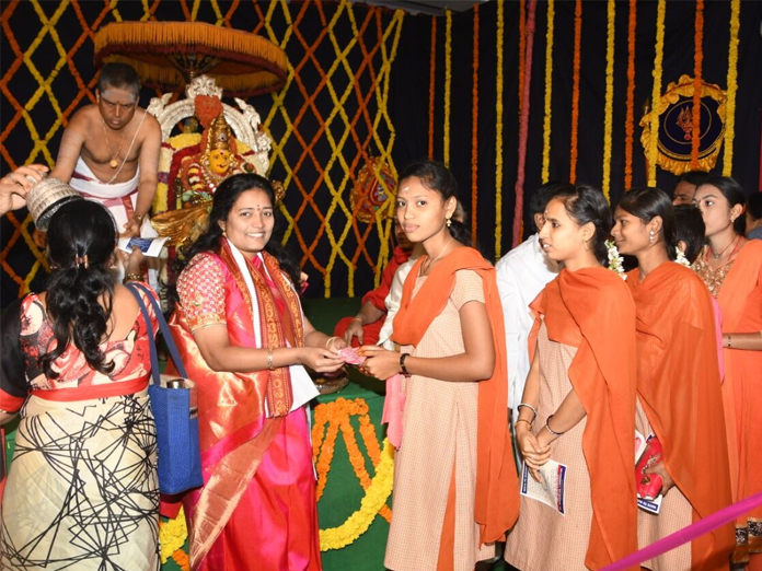 Saraswathi Yagam performed in Vijayawada