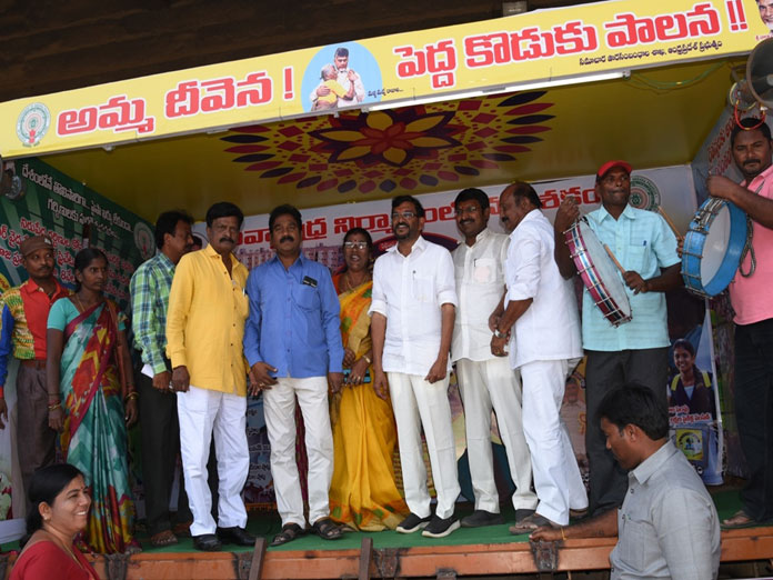 Ministers launch Kalajatha vehicles
