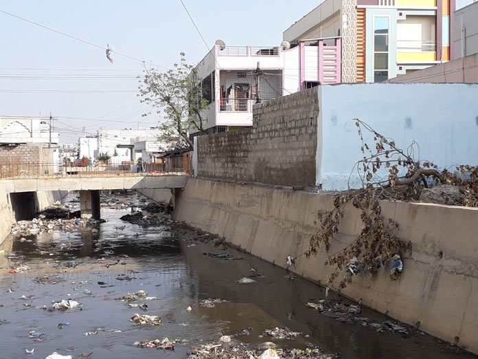 Drain overflow perturbs residents in Subhash Nagar