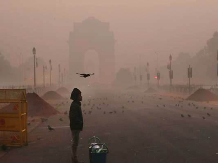 Cold Sunday morning in Delhi, air quality moderate