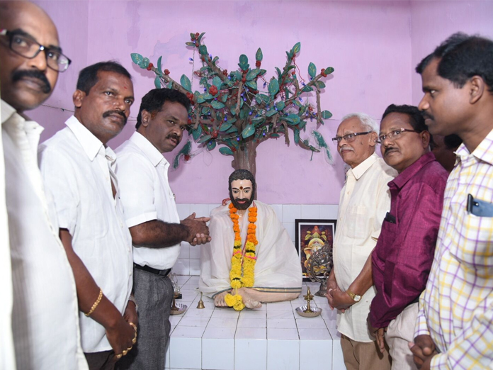 Rich tributes paid to Uyyalawada