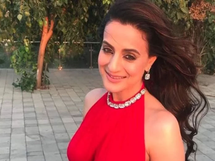 Ameesha Patel lands in legal trouble