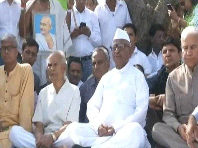 Anna Hazares blood pressure, sugar levels increase on Day 3 of hunger strike