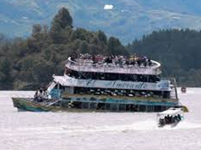 Boat carrying Kumbh pilgrims capsizes, no injuries