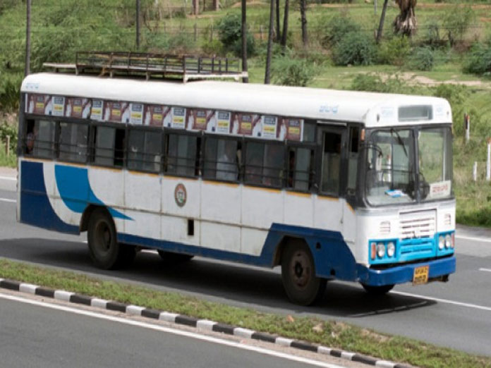 TSRTC bus driver suffers cardiac arrest while driving, keeps passengers safe