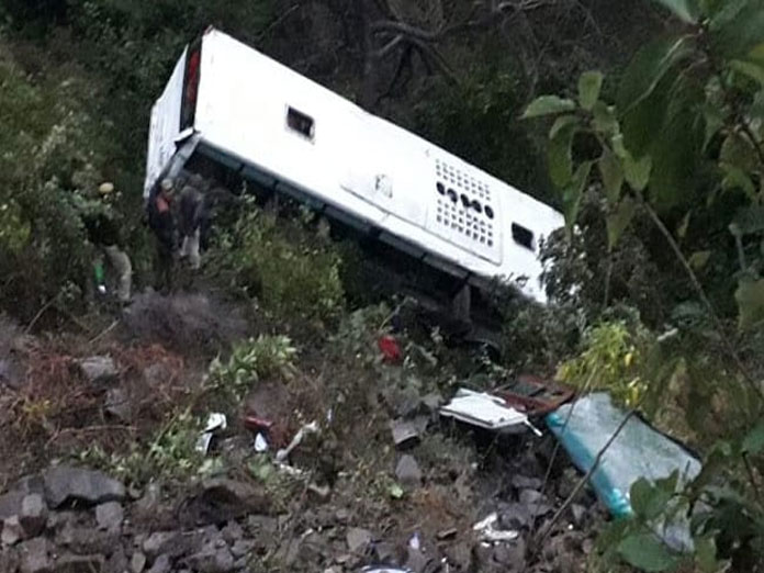 22 people injured as bus falls in gorge in HP