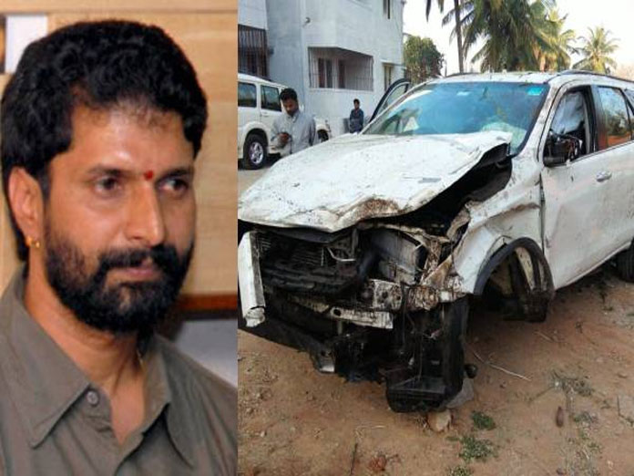 Two dead as BJP MLA CT Ravi SUV runs over them near Kunigal