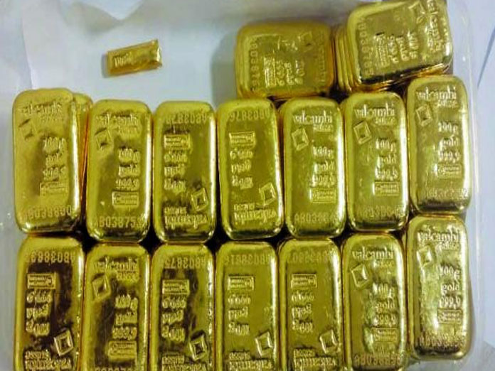 Gold prices jump Rs 230 on positive global cues