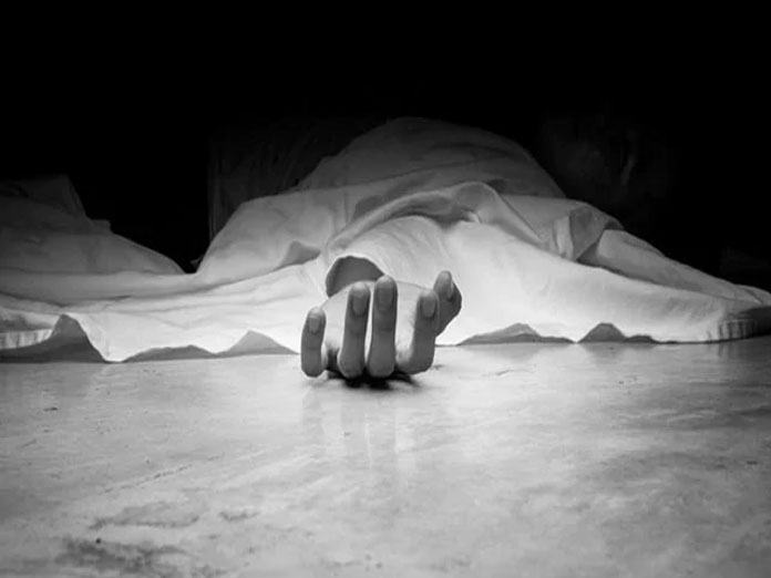 A Dubai returned husband killed his wife at a lodge in Secunderabad