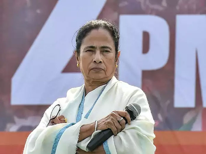 Government keen on playing politics over Pulwama in LS polls: Mamata