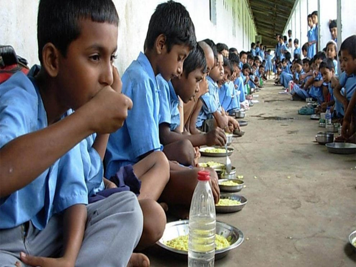 Midday meal workers to stage dharna for salary